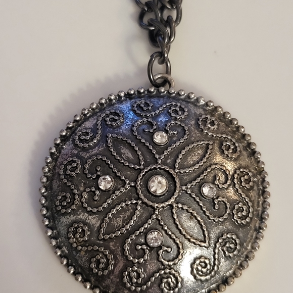 5for$25🥰 VINTAGE ESTATE bronze toned necklace Large Circle Crystal Rhinestones - Picture 3 of 7